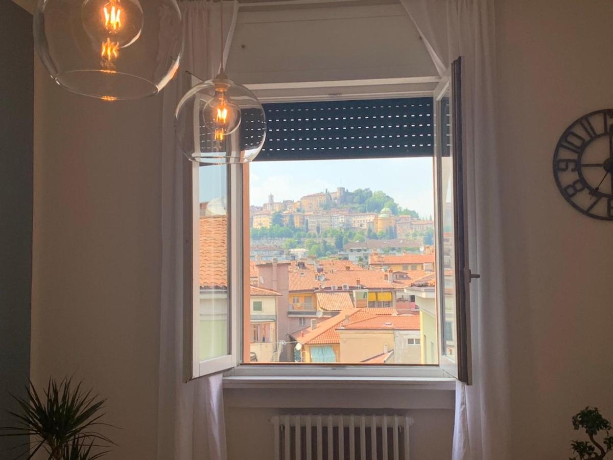 Camozzi Central Apartment Bergamo Exterior photo