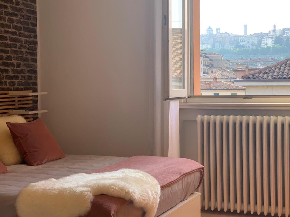 Camozzi Central Apartment Bergamo Exterior photo